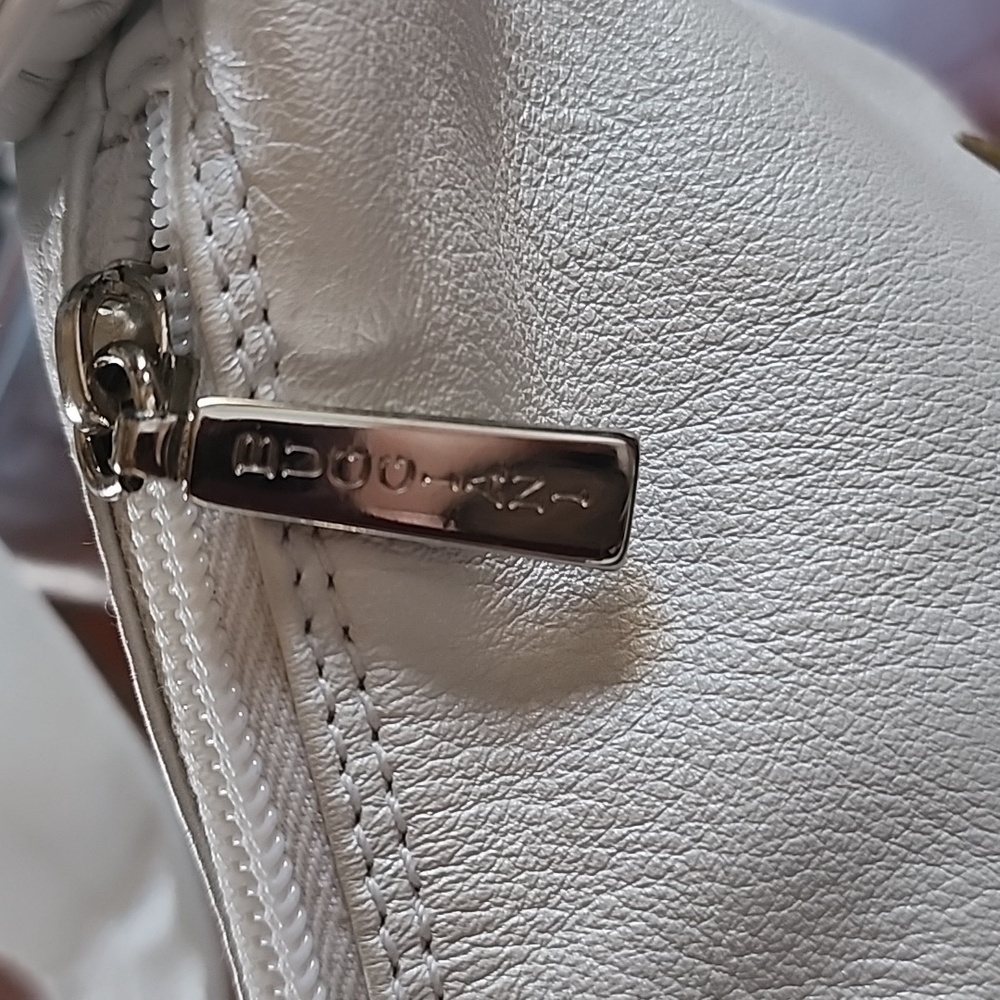 Small Bag - Picture 2 of 8